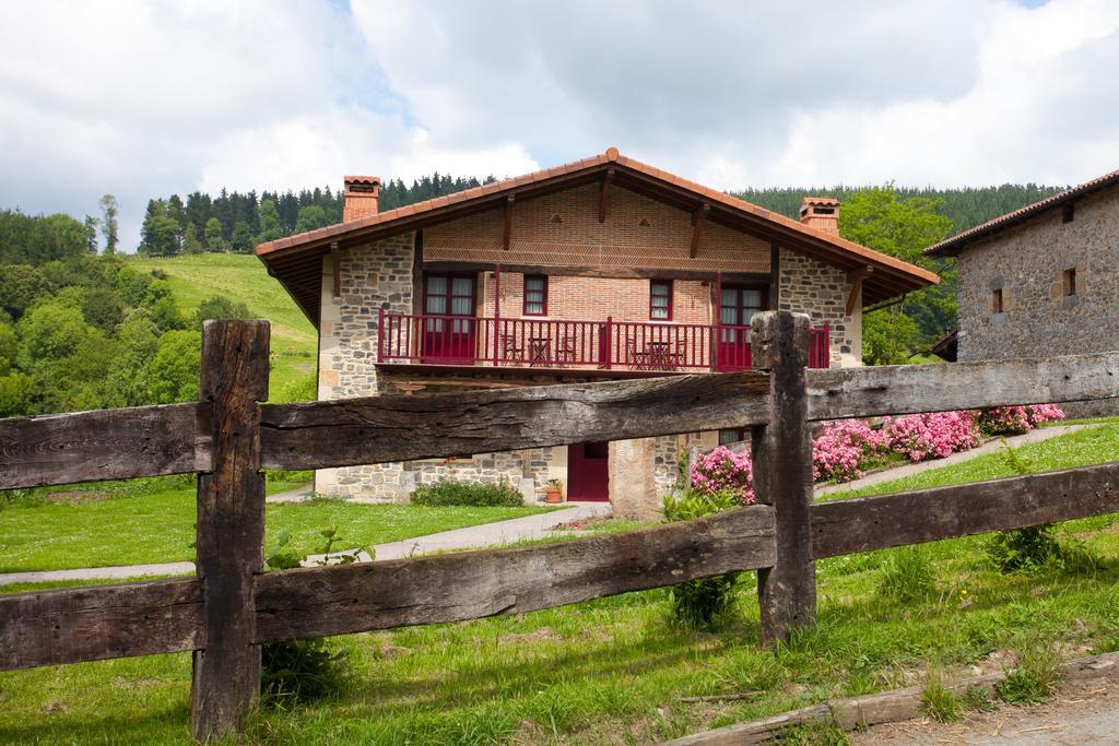 Отель Casa Rural Etxegorri Orozko Экстерьер фото