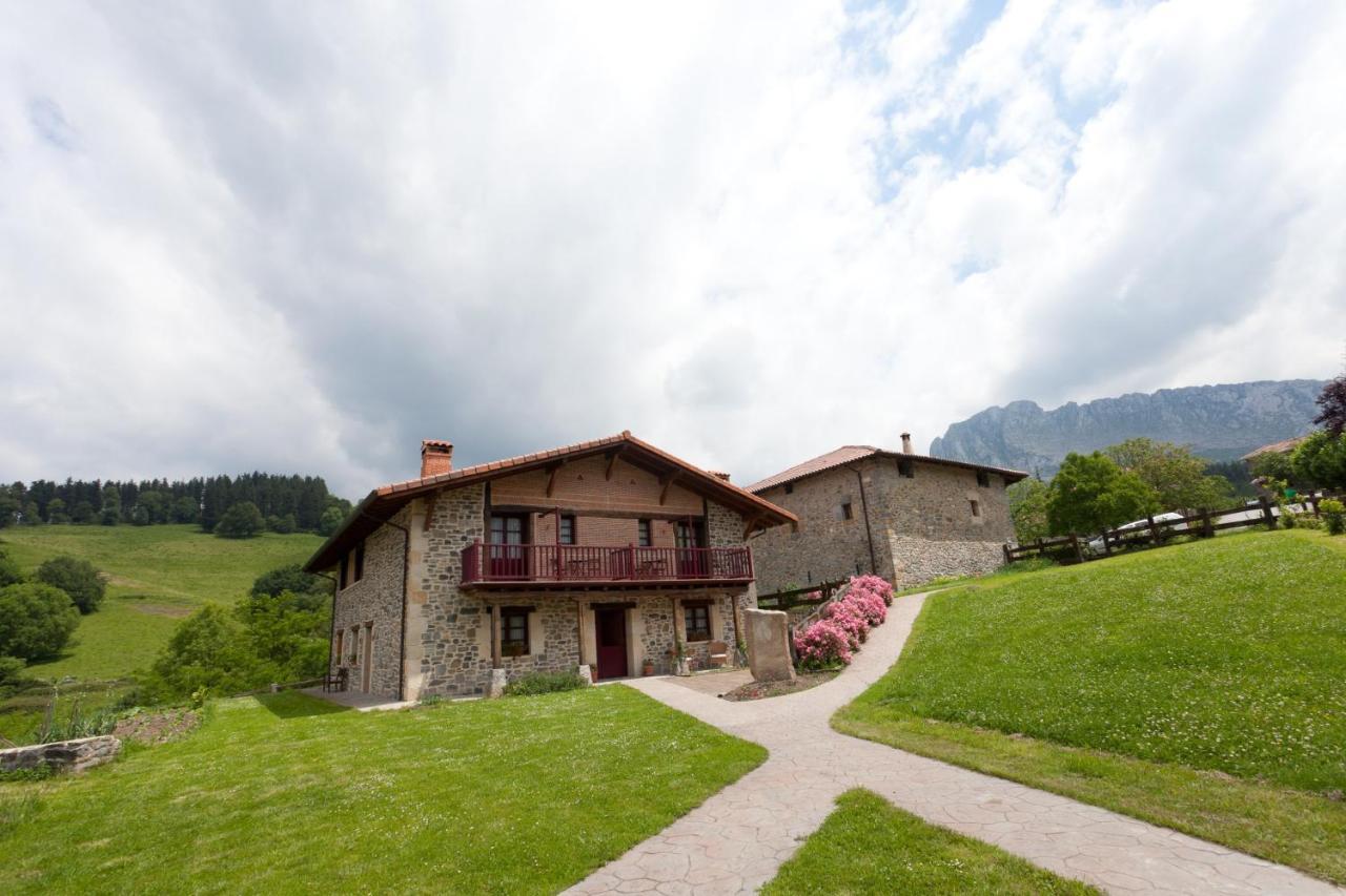 Отель Casa Rural Etxegorri Orozko Экстерьер фото